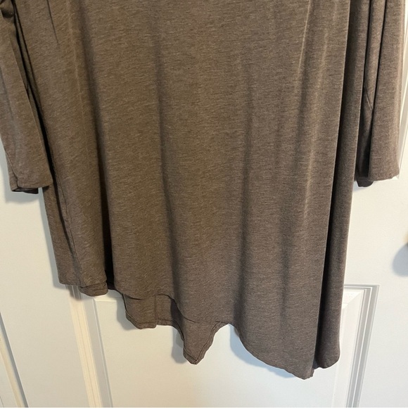 Joan Vass Women's V-Neck Asymmetrical Top - Picture 8 of 12